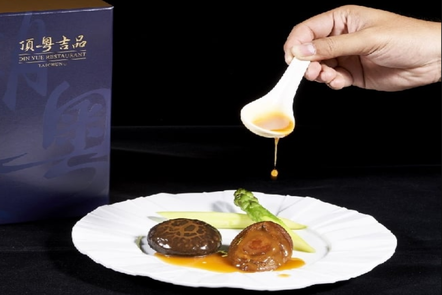 蠔皇北菇鮮鮑魚　鮮甜高湯扣燉入味