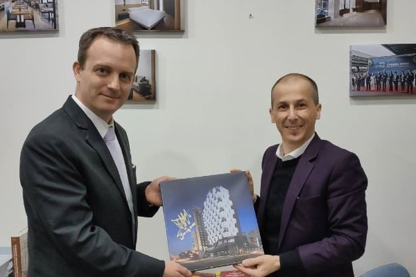 台中萬楓酒店瑞士籍總經理新上任！與團隊朝向更全面目標邁進