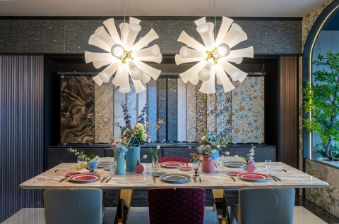 全球首創沉浸式展示中心｜Versace義式奢華美學全面展開