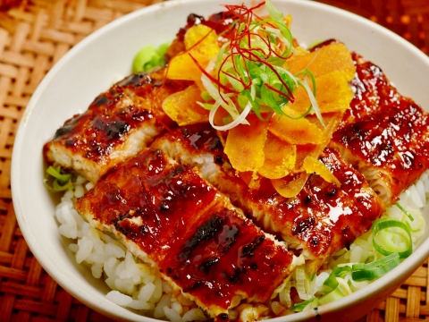 冬季美食暖心首選——鰻魚飯吃得養生又健康